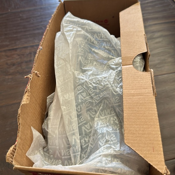 Vans - Picture 5 of 5